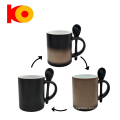 Calor las tazas de café con tazas que cambian el color con la impresión de calcomanías